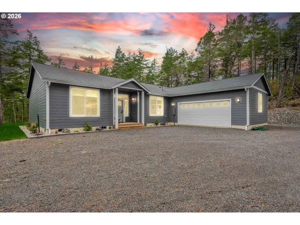 $1,028,000 | 385 Pacific Dunes Drive, North Bend, OR 97459