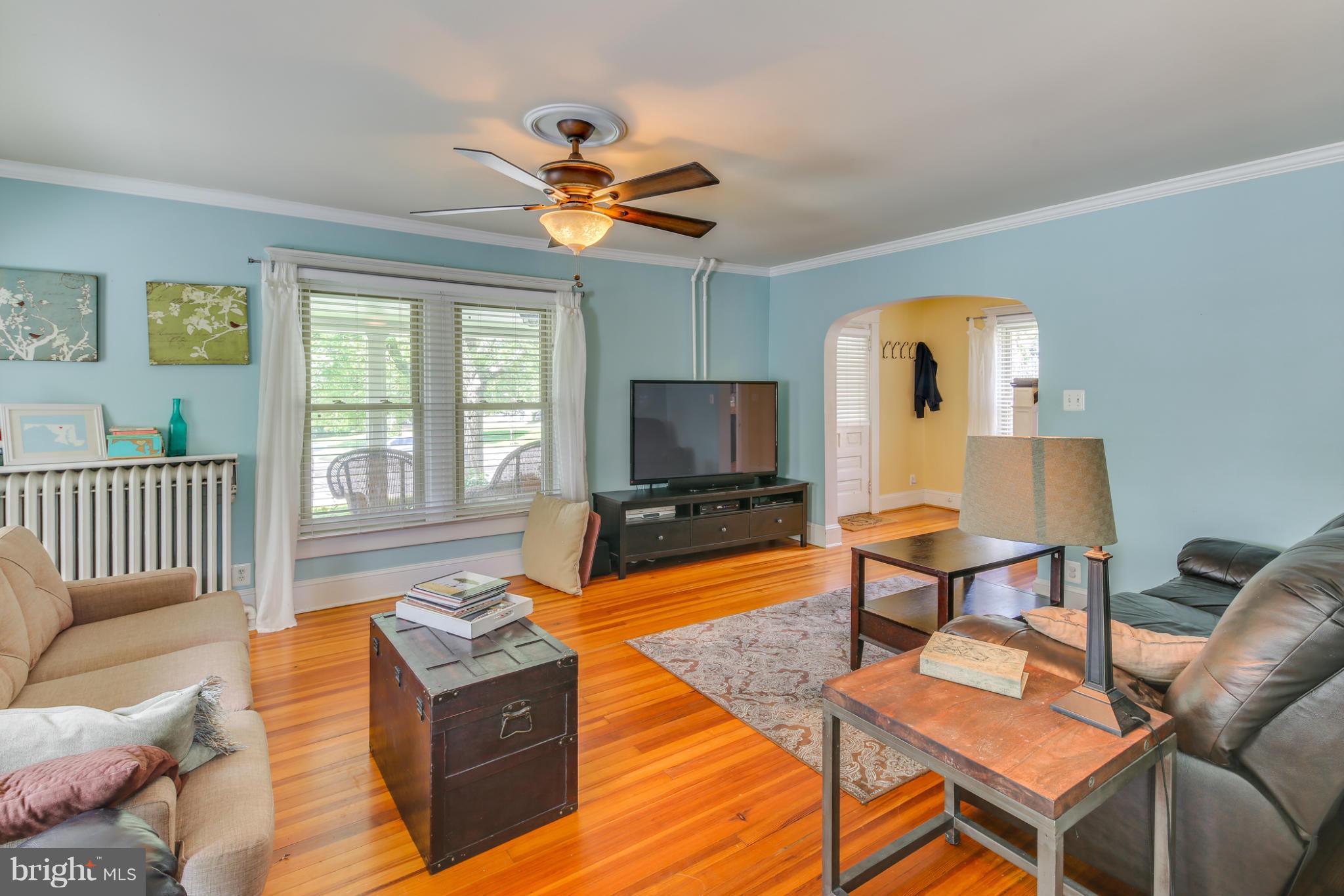 112 Hanover Road Reisterstown, MD 21136 - Photo 11 of 29 Living Room