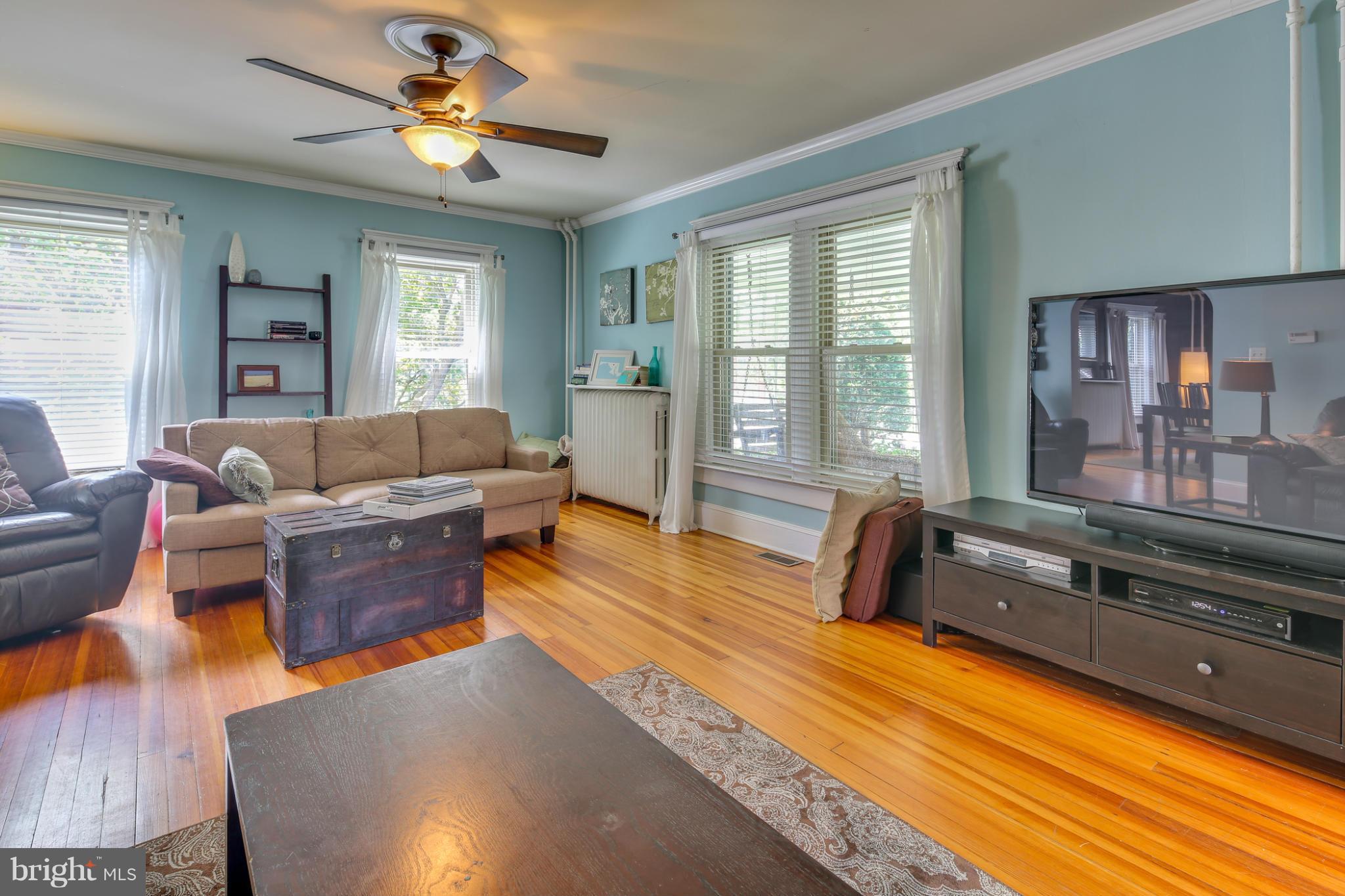 112 Hanover Road Reisterstown, MD 21136 - Photo 9 of 29 Living Room