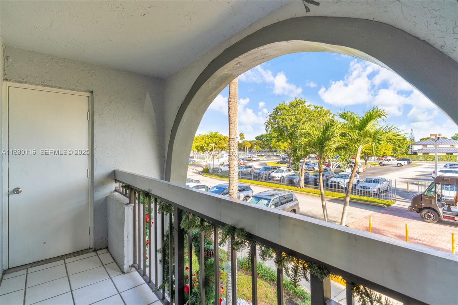 12239 Southwest 14th Lane, Unit 3212 Miami, FL 33184 - Photo 4 of 36 a view of a interior of the house