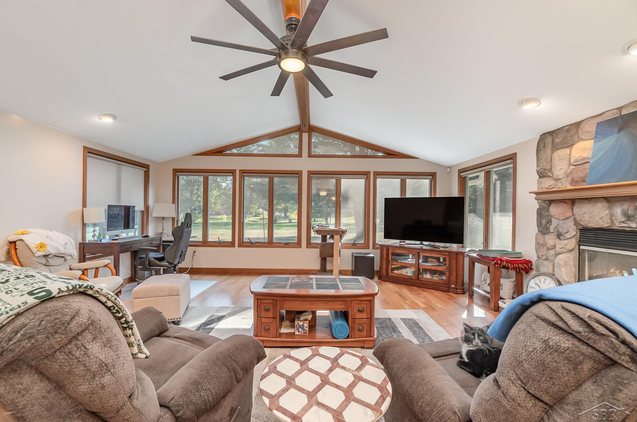 8675 North River Road Freeland, MI 48623 - Photo 12 of 28