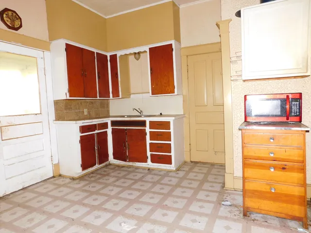 $92,000 | 210 Grove Street, Sturgis, MI 49091