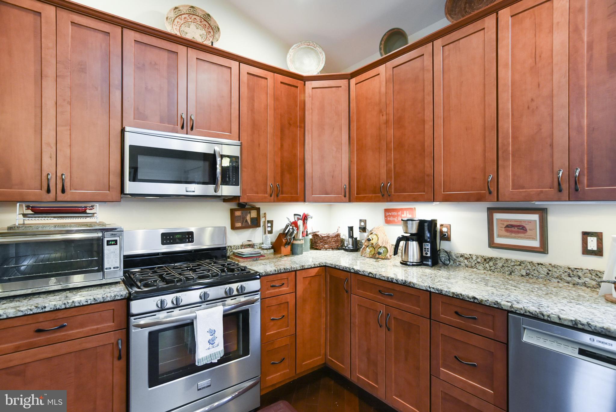 105 Azalea Road Colonial Beach, VA 22443 - Photo 9 of 37 Kitchen--Cherry Cabinets, Granite, SS