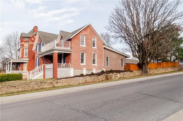 $279,000 | 601 Atchison Street, Atchison, KS 66002