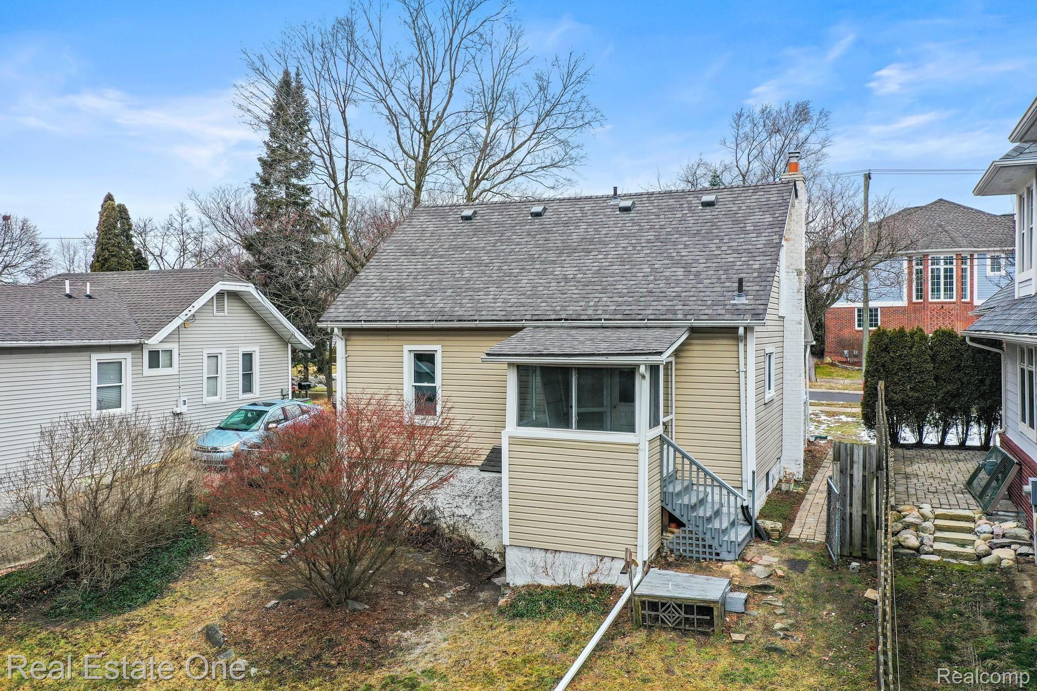 907 West 3rd Street Rochester, MI 48307 - Photo 23 of 36 DJI_0487.jpg