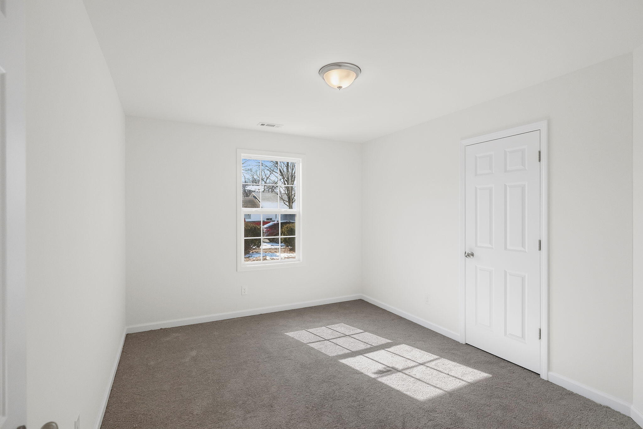 522 Oxford Road Kingsford Heights, IN 46346 - Photo 21 of 21 2048x1365