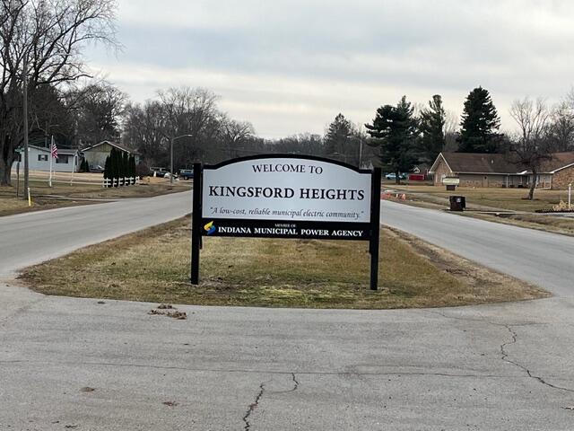 522 Oxford Road Kingsford Heights, IN 46346 - Photo 5 of 21 640x480