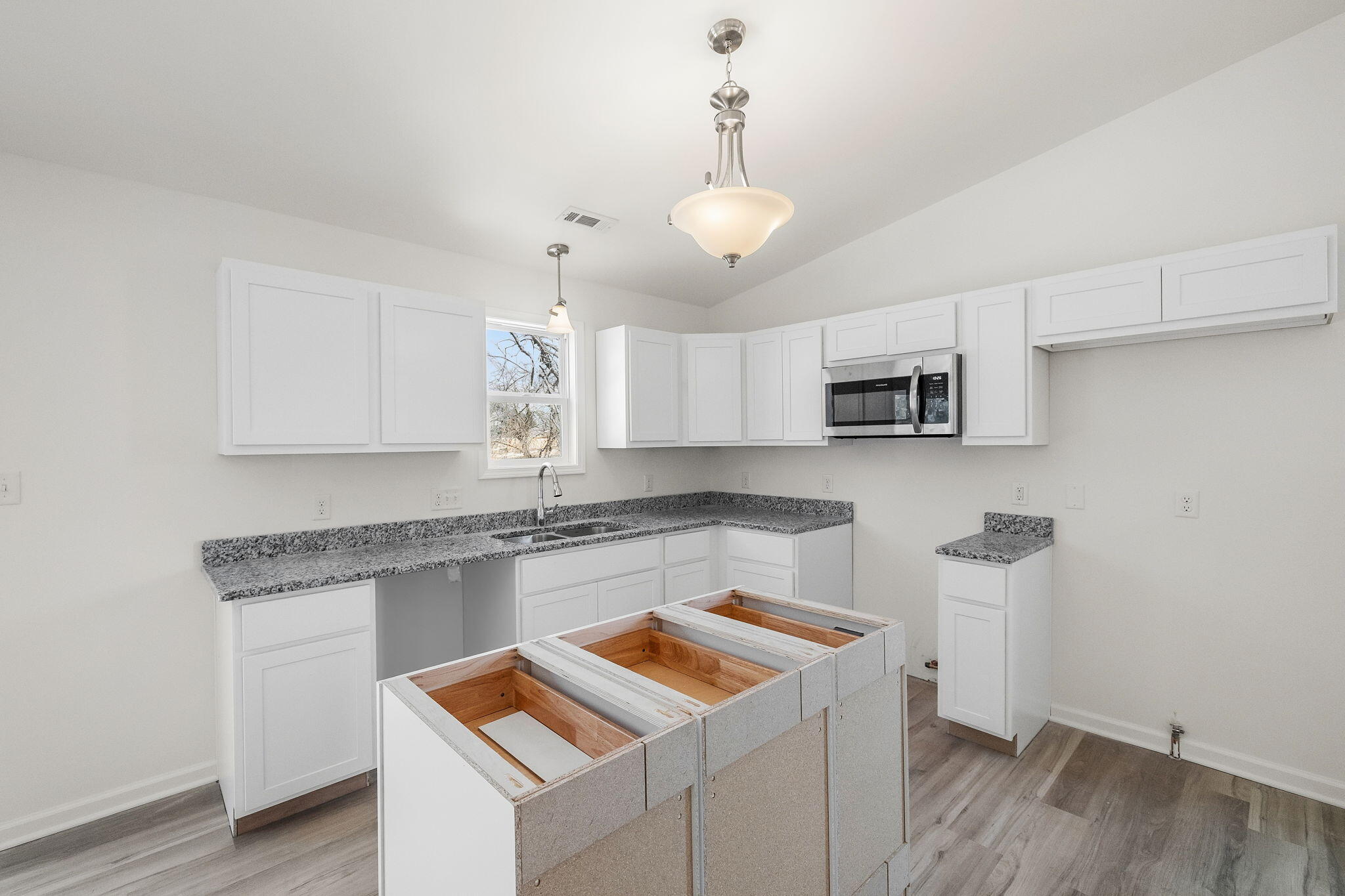 522 Oxford Road Kingsford Heights, IN 46346 - Photo 9 of 21 2048x1365