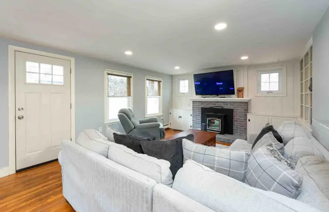 $419,000 | 49 Jaffrey Road, Peterborough, NH 03458