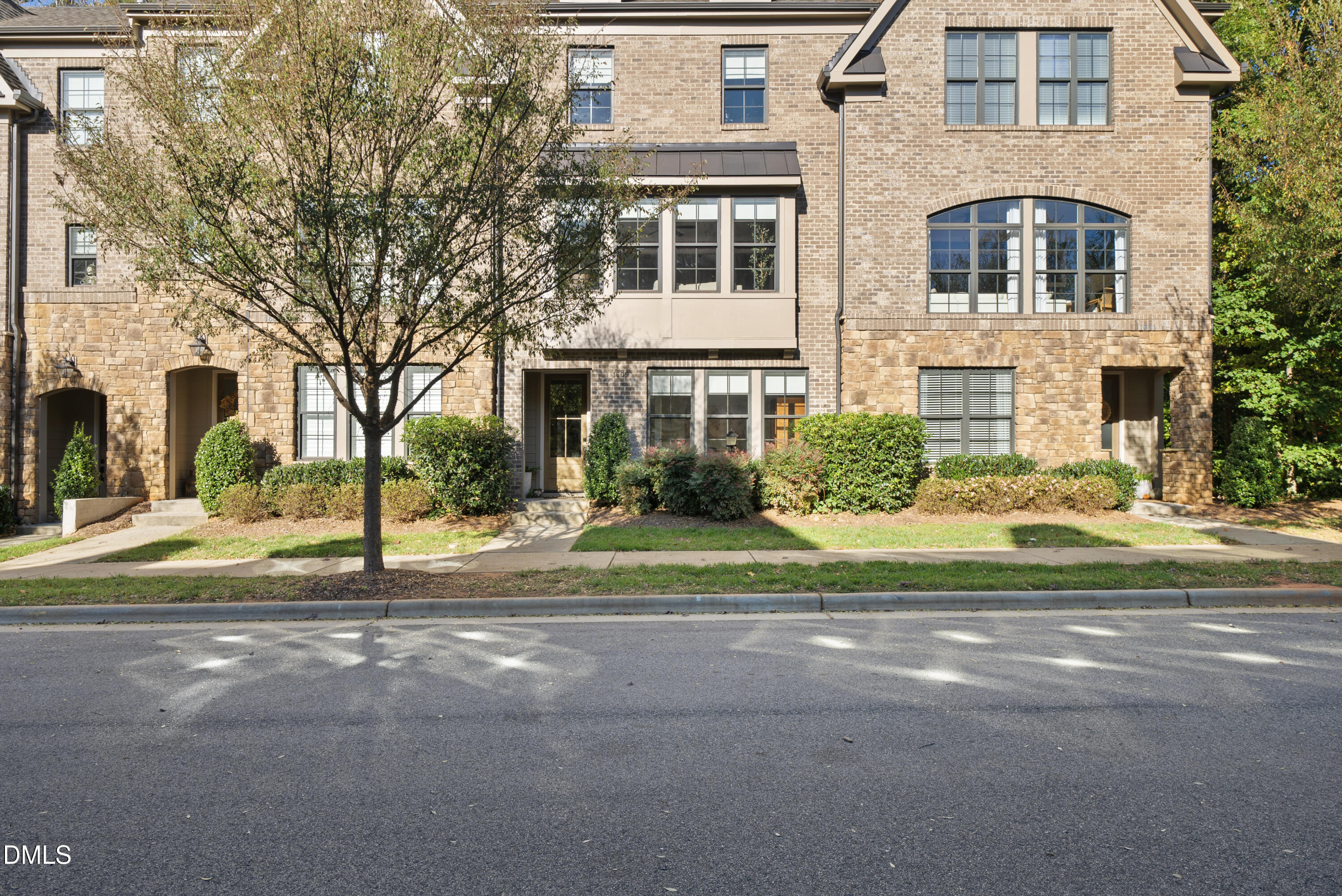 1609 Wooster Street Raleigh, NC 27607 - Photo 2 of 34 DSC01384