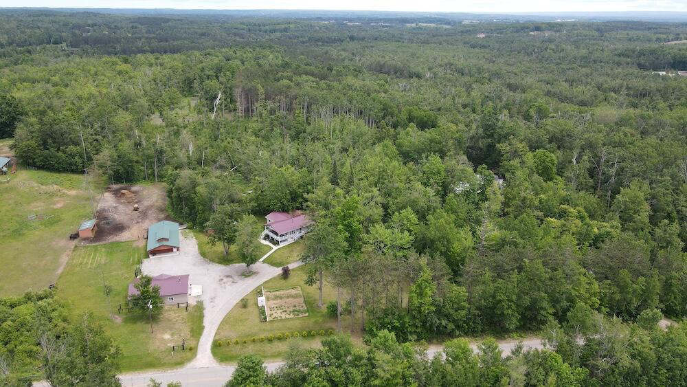 1692 North Galbraith Road Mio, MI 48647 - Photo 2 of 82 1(1)