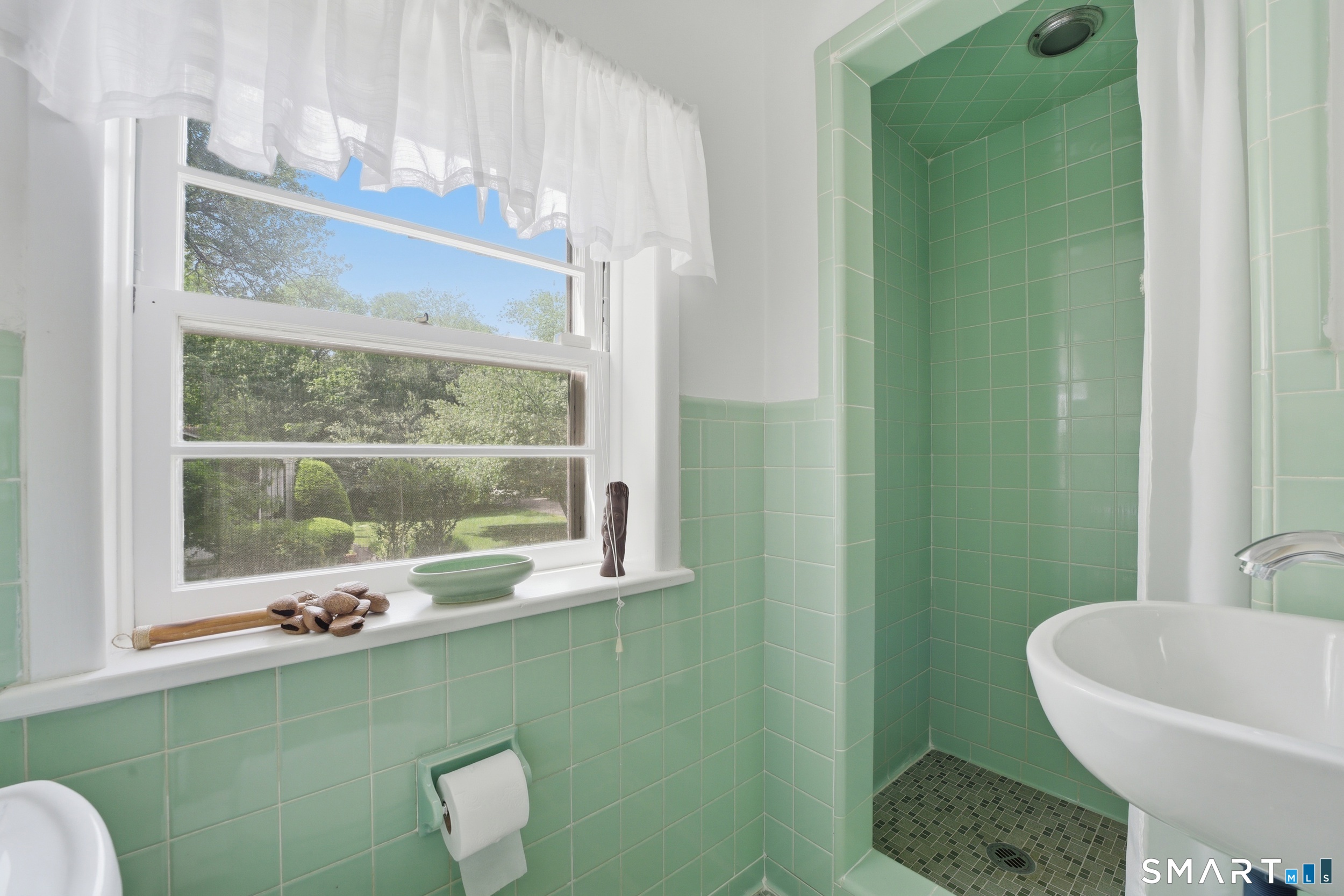 10 Joan Road Stamford, CT 06905 - Photo 23 of 33