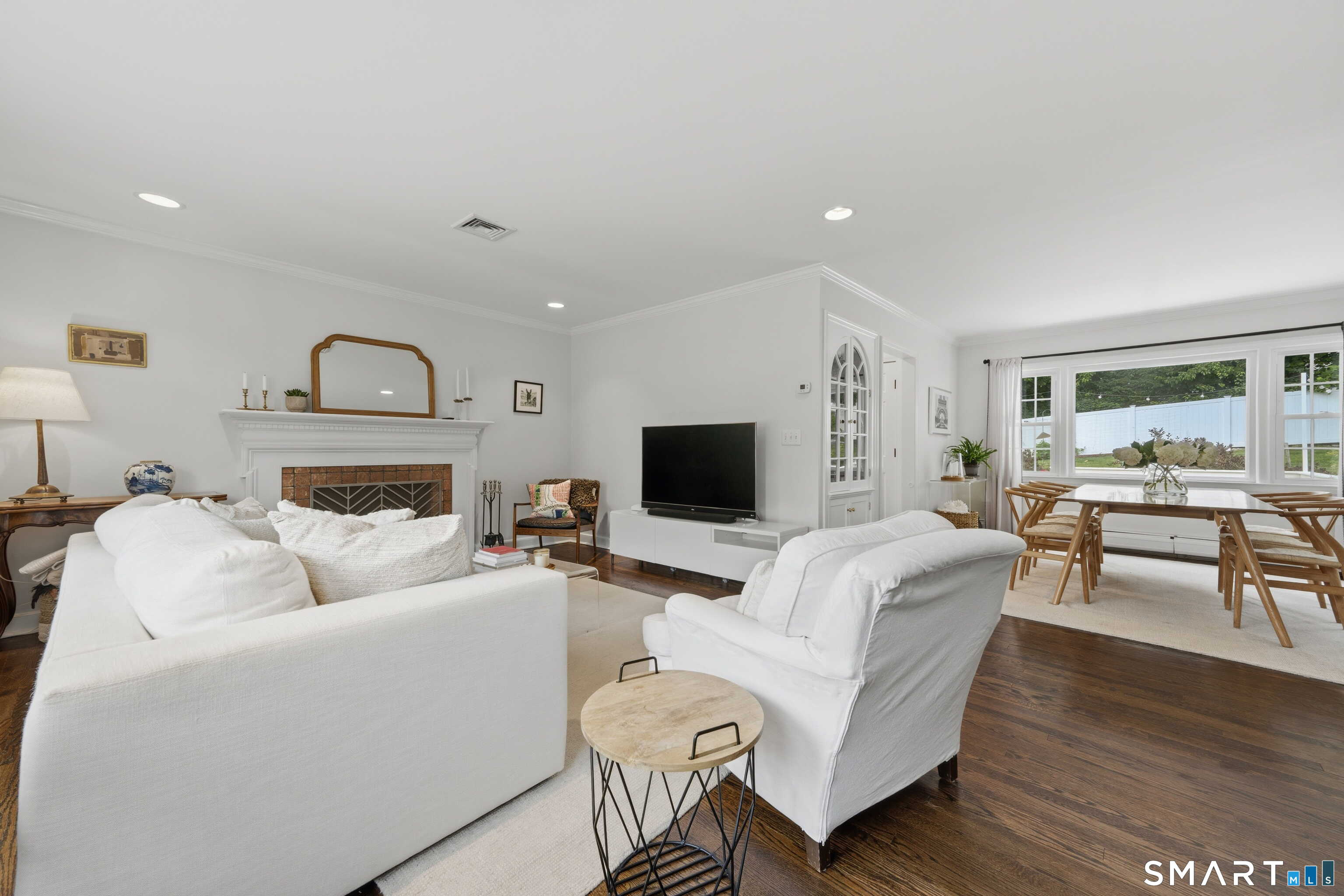 361 Lockwood Road Fairfield, CT 06825 - Photo 6 of 33