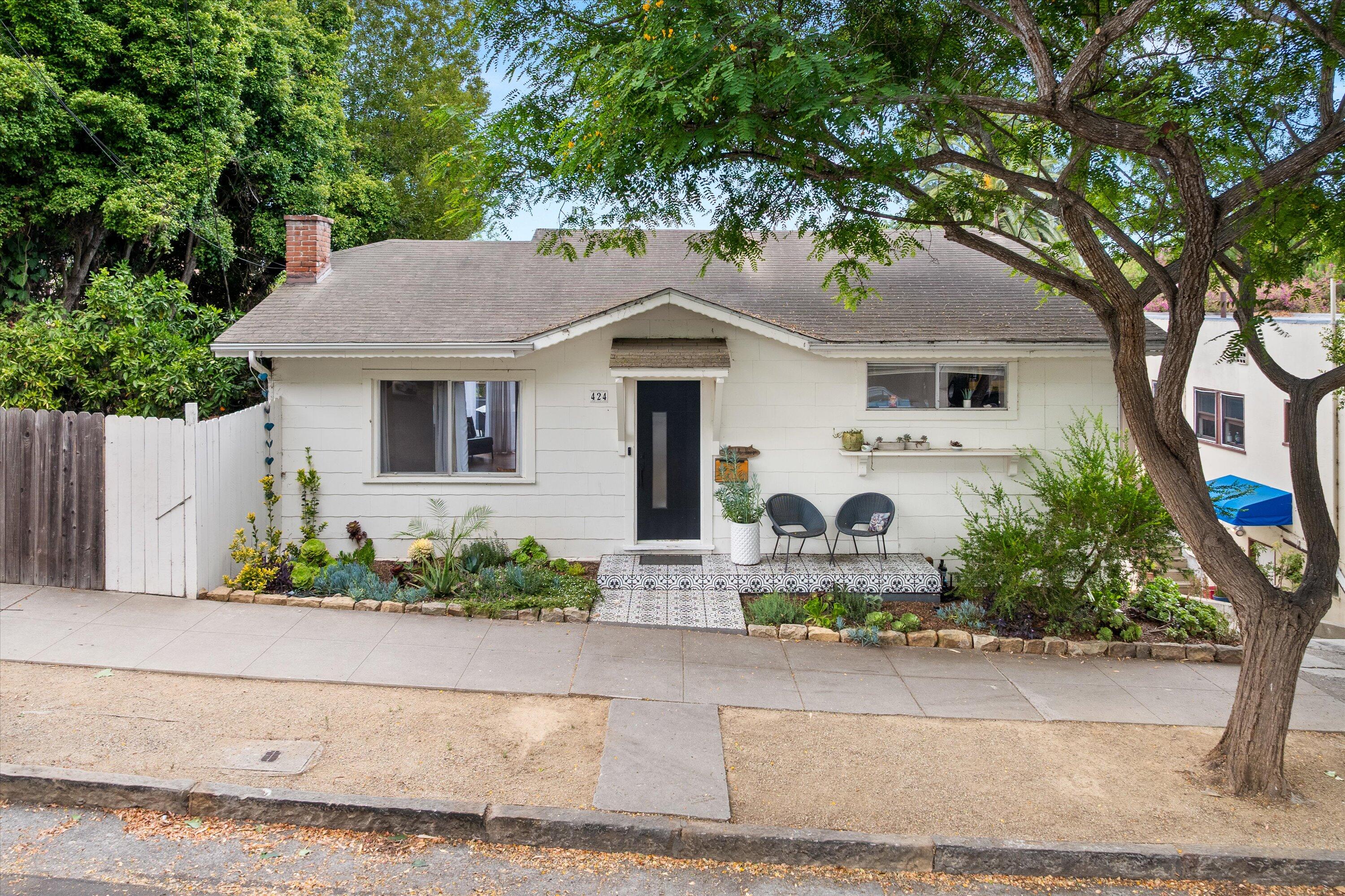 424 East Arrellaga Street Santa Barbara, CA 93101 - Photo 26 of 32 front view of a house