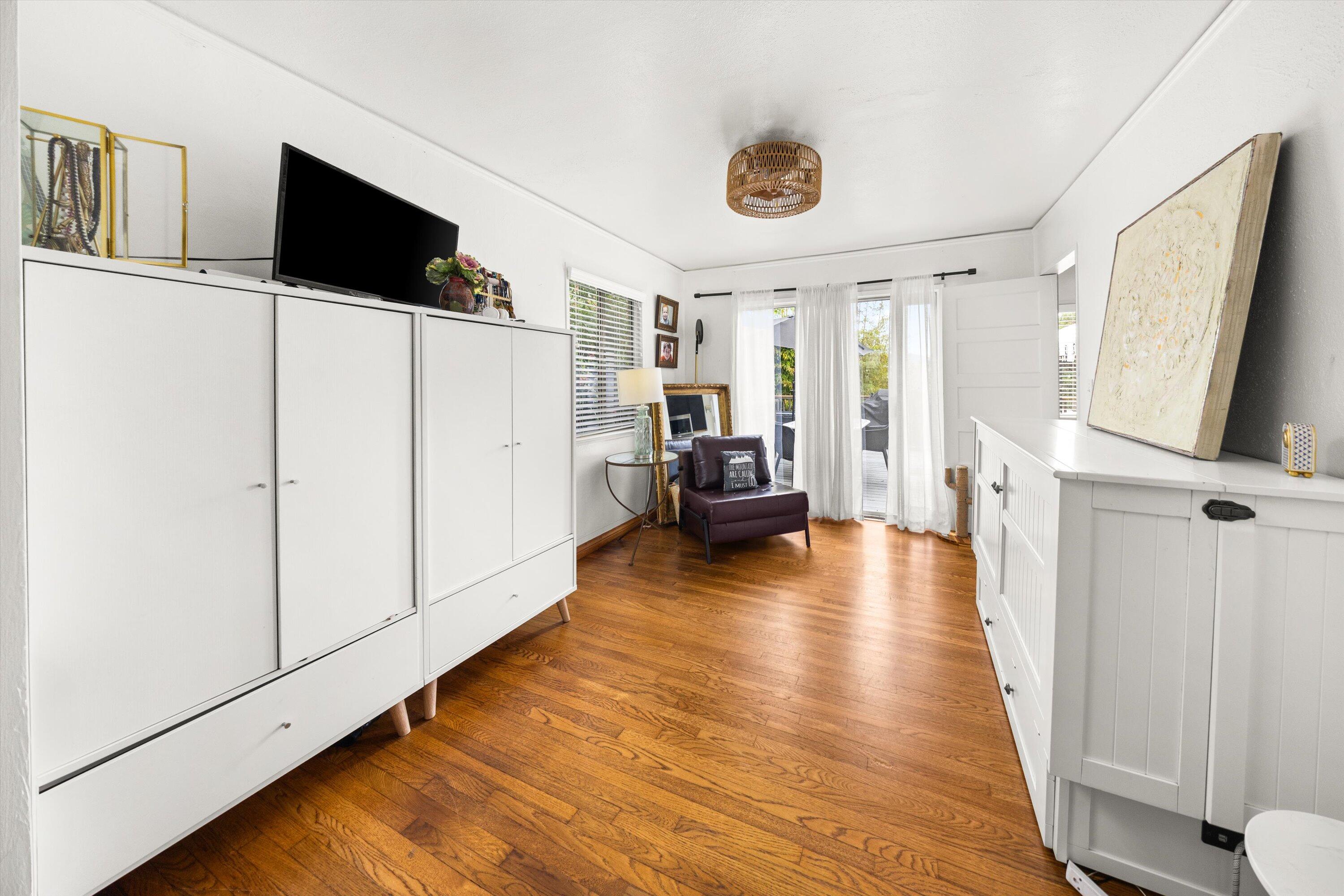 424 East Arrellaga Street Santa Barbara, CA 93101 - Photo 9 of 32 a view of living room with furniture and flat screen tv