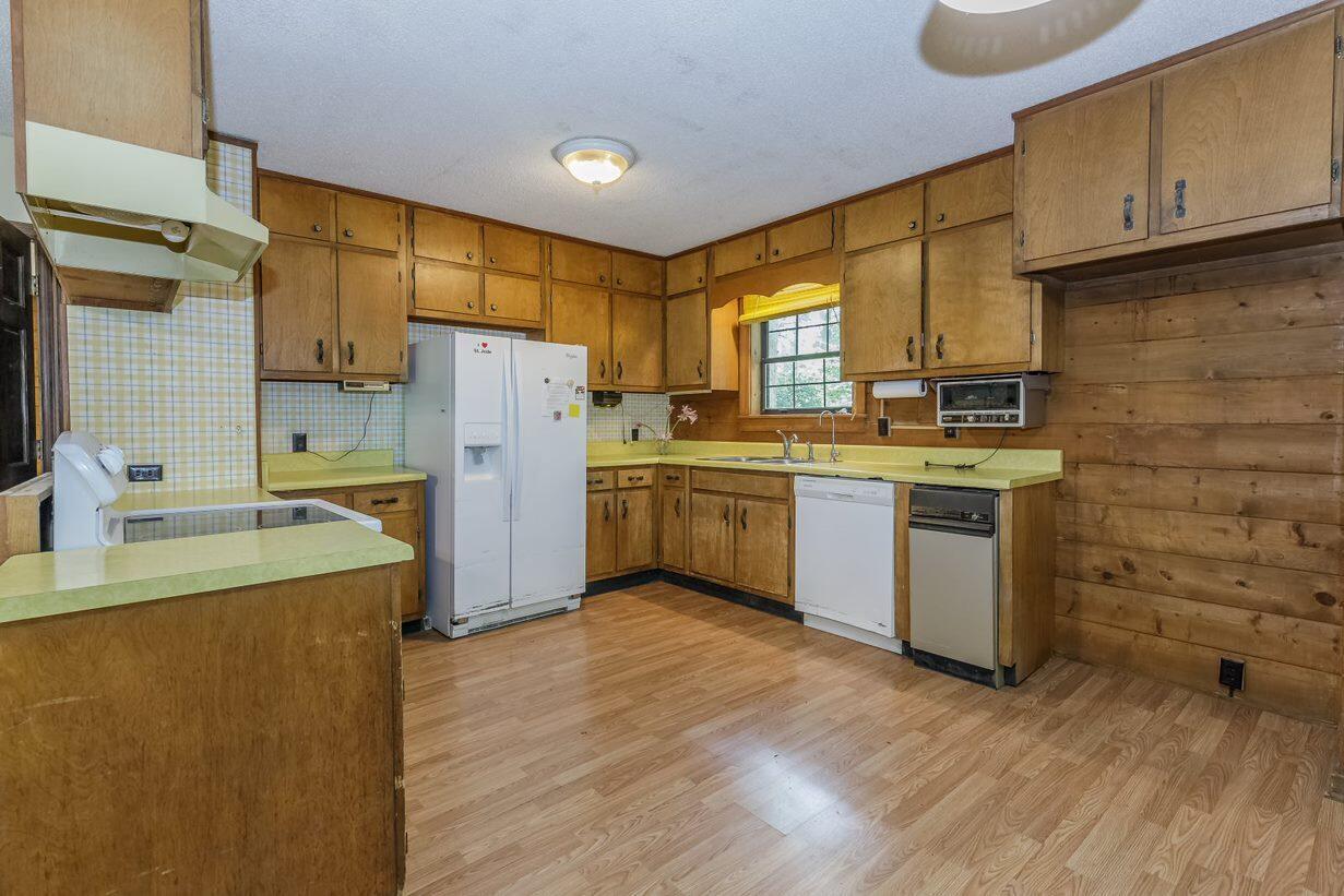 476 Dogwood Road Ringgold, GA 30736 - Photo 8 of 37 Kitchen 3