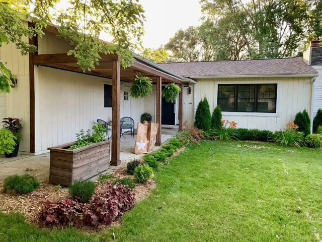 $2,500 | 1825 Northbrook Drive, Ann Arbor, MI 48103