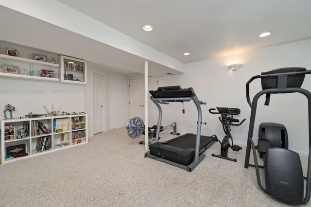 $2,500 | 1825 Northbrook Drive, Ann Arbor, MI 48103