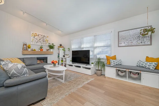 $2,500 | 1825 Northbrook Drive, Ann Arbor, MI 48103