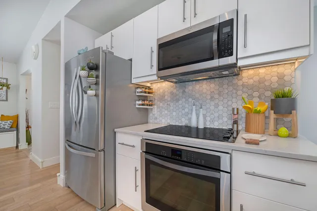 $2,500 | 1825 Northbrook Drive, Ann Arbor, MI 48103