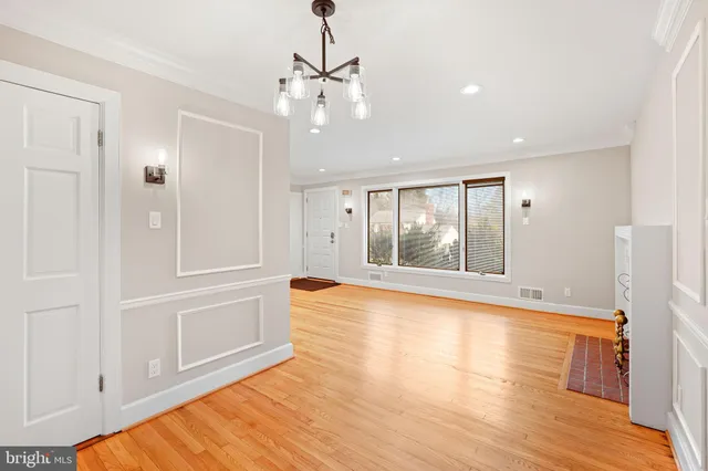 $695,000 | 1600 Oaklawn Court, Silver Spring, MD 20903