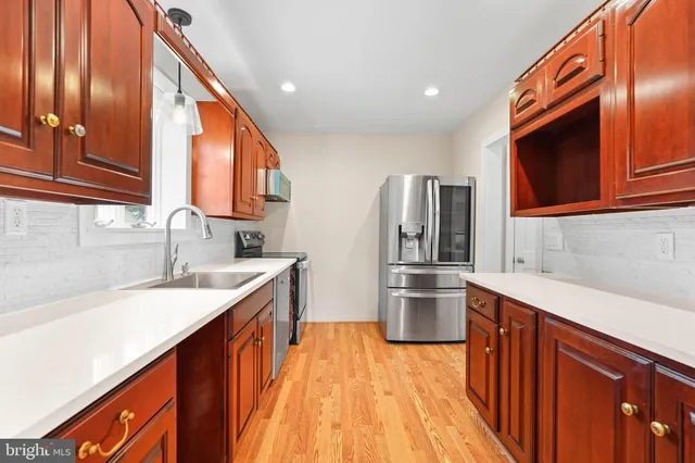 $695,000 | 1600 Oaklawn Court, Silver Spring, MD 20903