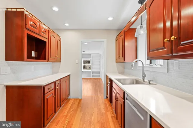 $695,000 | 1600 Oaklawn Court, Silver Spring, MD 20903