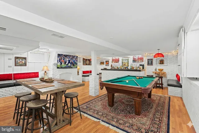 $695,000 | 1600 Oaklawn Court, Silver Spring, MD 20903