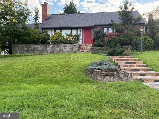 $695,000 | 1600 Oaklawn Court, Silver Spring, MD 20903