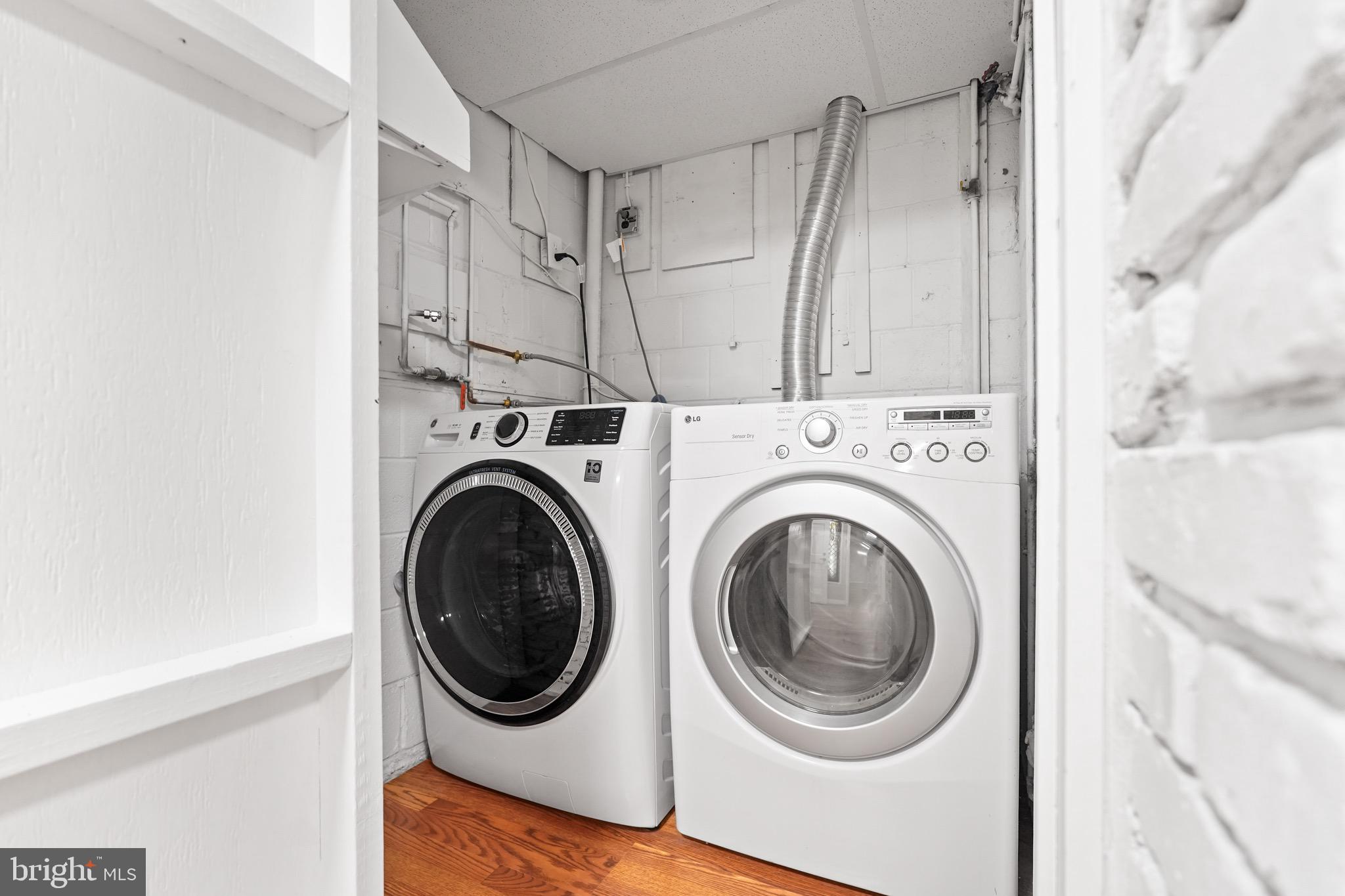 1600 Oaklawn Court Silver Spring, MD 20903 - Photo 42 of 62 a utility room with dryer and washer