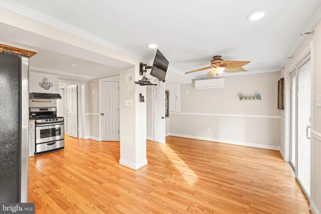 $695,000 | 1600 Oaklawn Court, Silver Spring, MD 20903