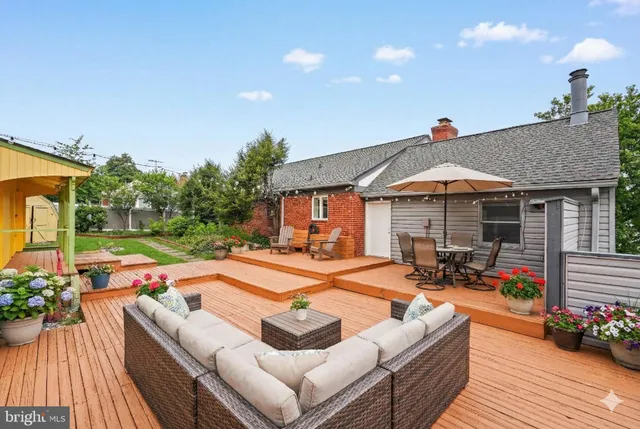 $695,000 | 1600 Oaklawn Court, Silver Spring, MD 20903