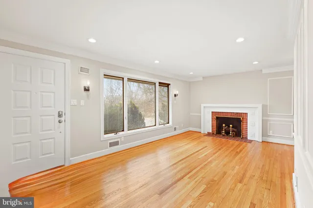 $695,000 | 1600 Oaklawn Court, Silver Spring, MD 20903