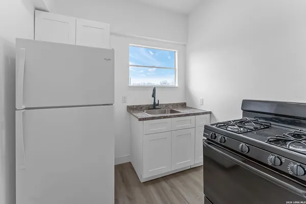 $700 | 146 Fairview Avenue, Unit 23, San Antonio, TX 78223