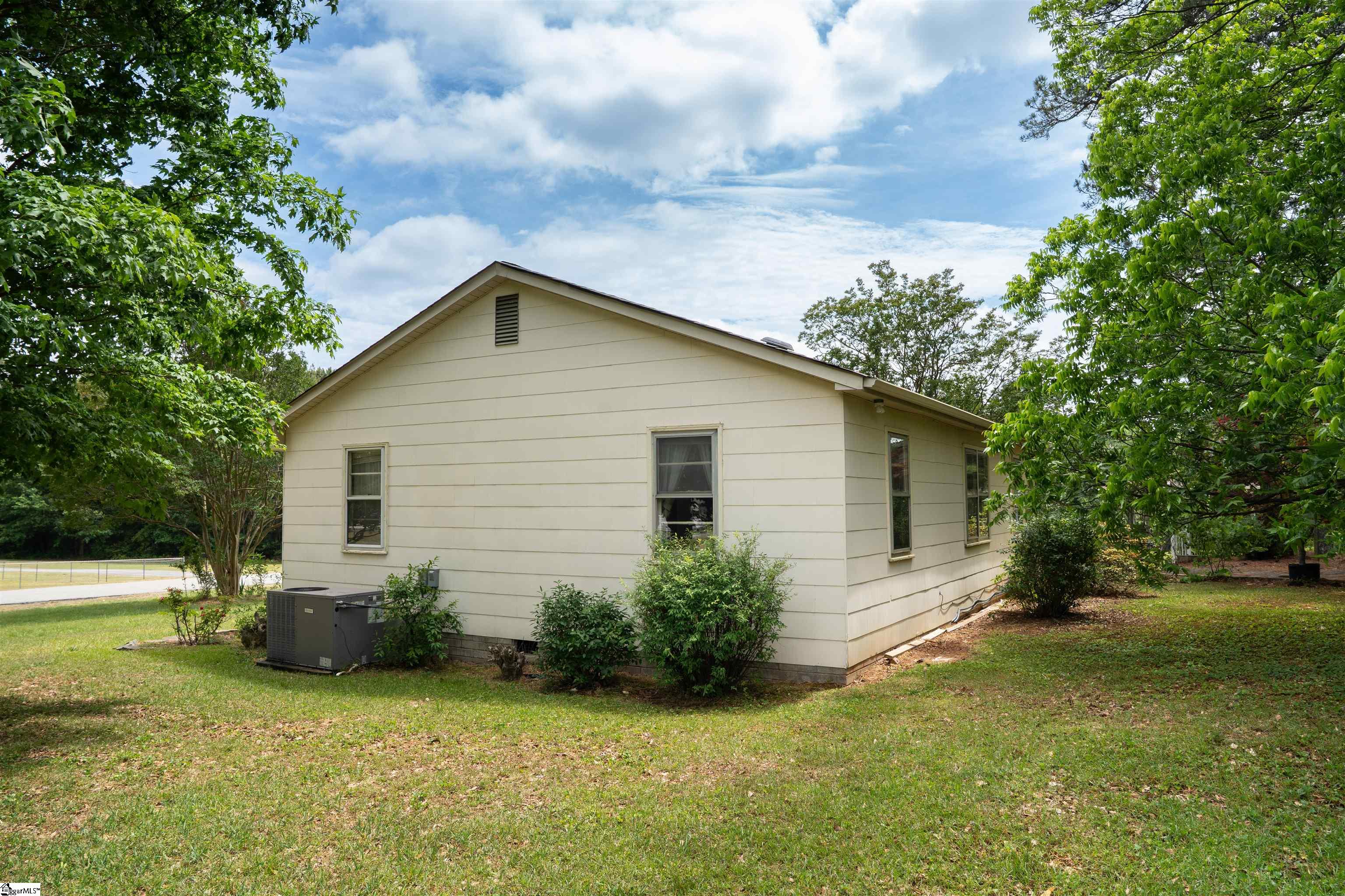 607 State Rd S-42-2204 Boiling Springs, SC 29316 - Photo 33 of 42