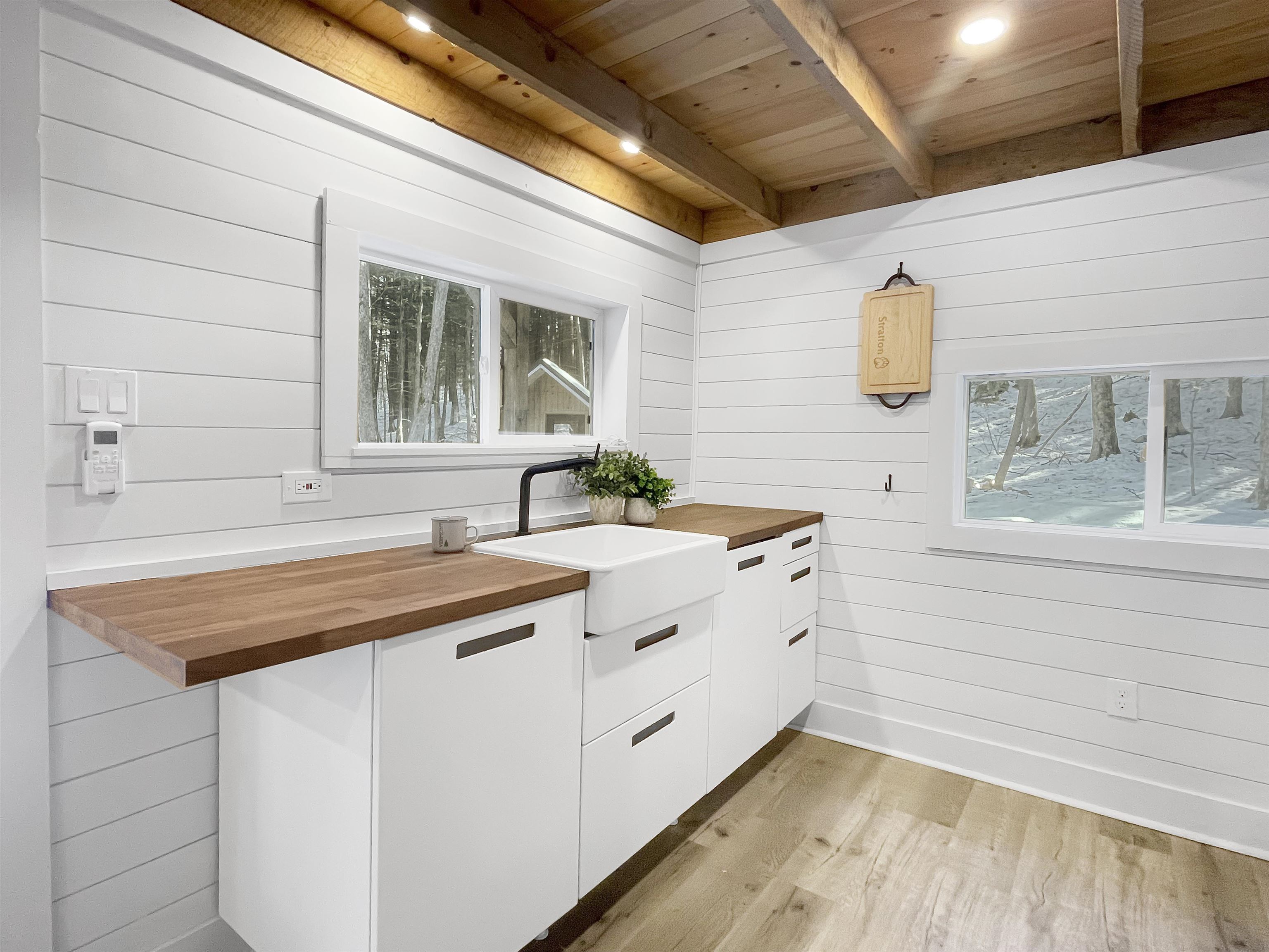 1406 Cole Pond Road Jamaica, VT 05343 - Photo 6 of 21 Gallery Image 6