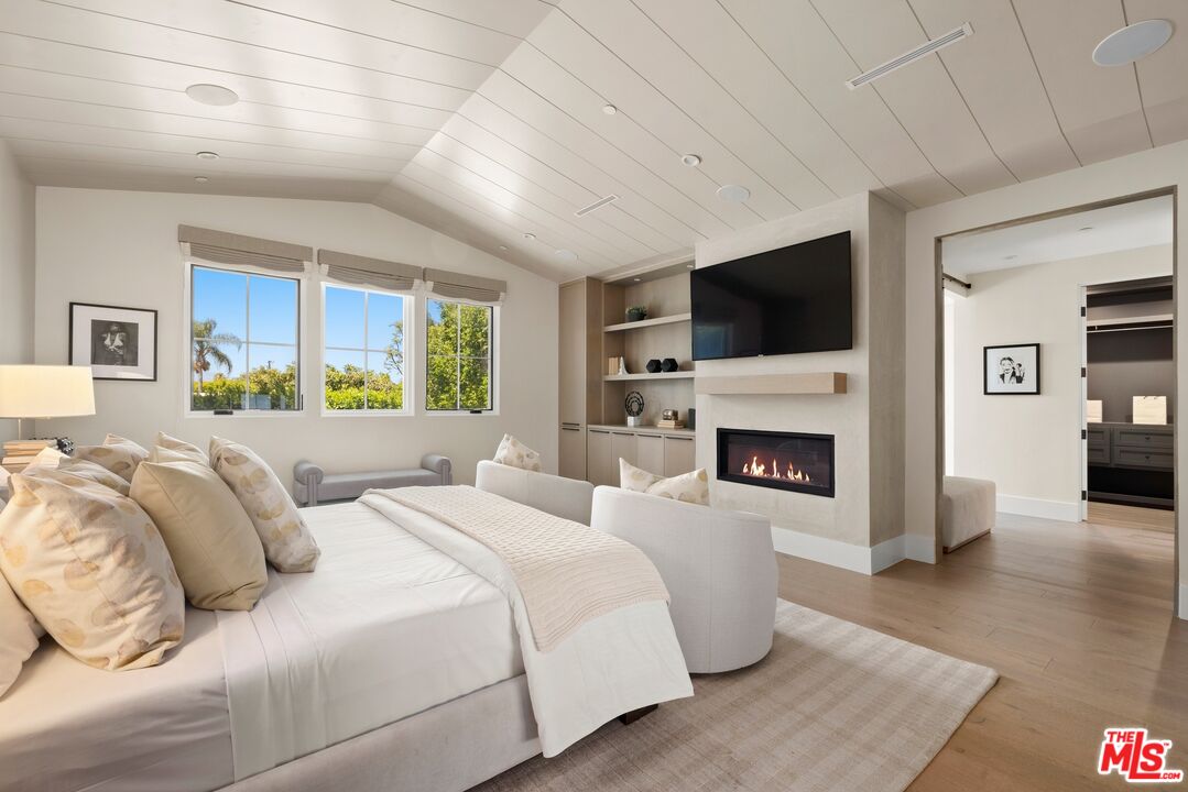 15125 Valley Vista Boulevard Sherman Oaks, CA 91403 - Photo 13 of 31