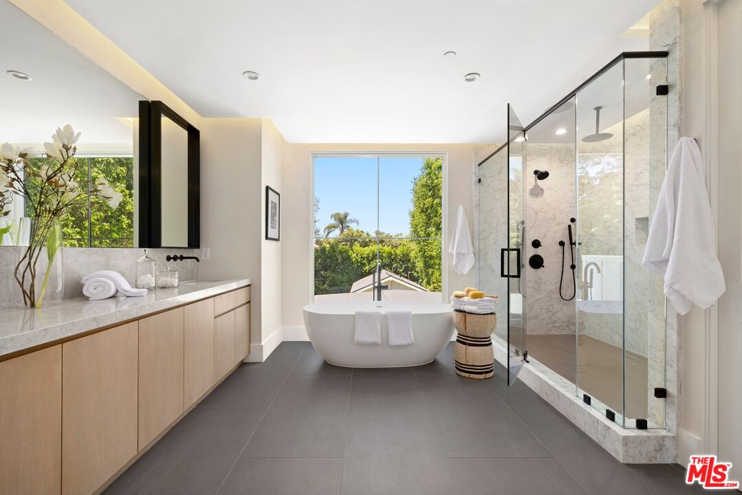 15125 Valley Vista Boulevard Sherman Oaks, CA 91403 - Photo 15 of 31