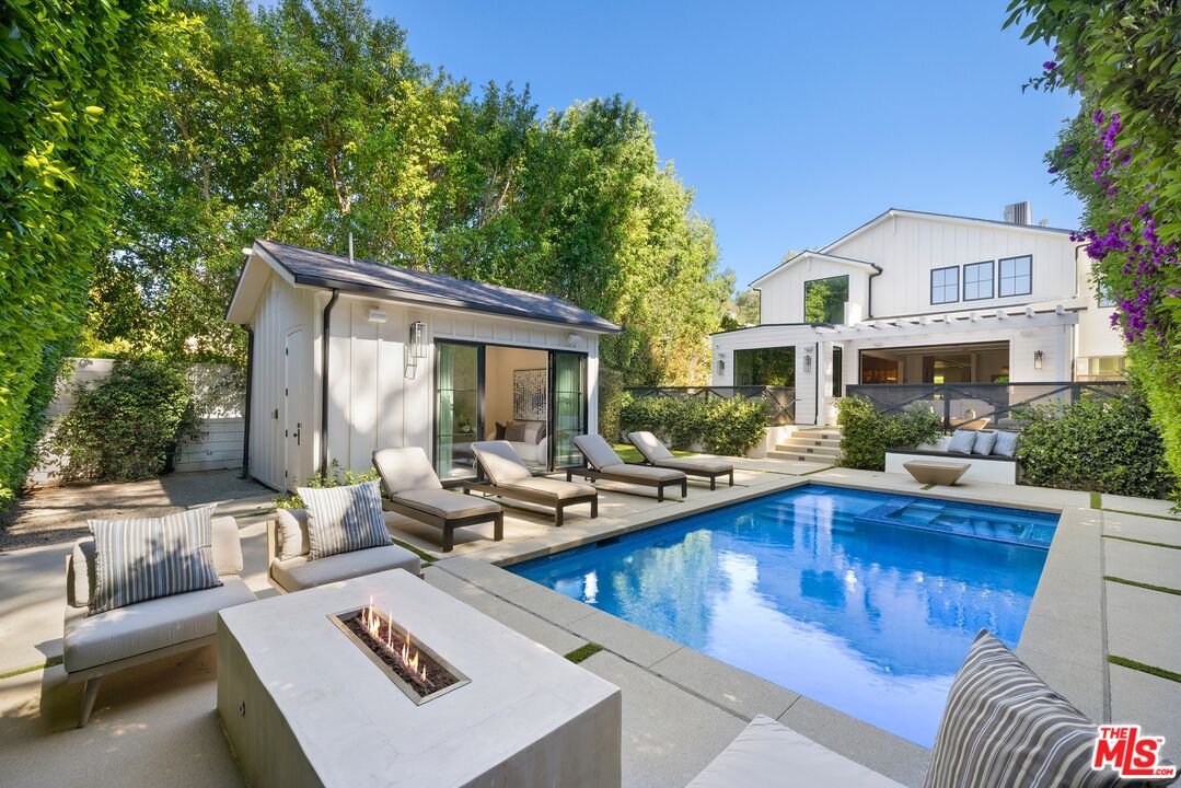 15125 Valley Vista Boulevard Sherman Oaks, CA 91403 - Photo 2 of 31