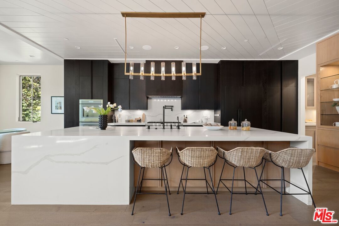 15125 Valley Vista Boulevard Sherman Oaks, CA 91403 - Photo 7 of 31