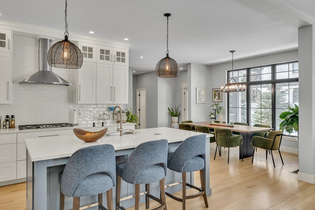 32 Lantern Lane Wellesley, MA 02481 - Photo 12 of 40