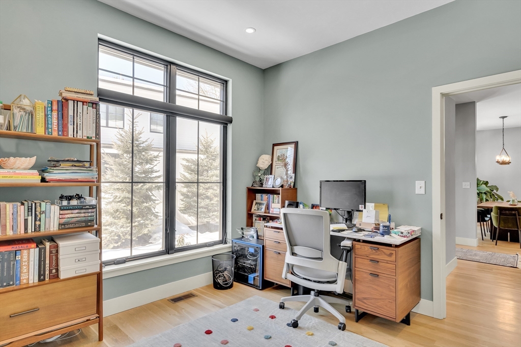 32 Lantern Lane Wellesley, MA 02481 - Photo 17 of 40