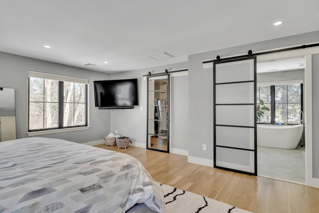 32 Lantern Lane Wellesley, MA 02481 - Photo 19 of 40