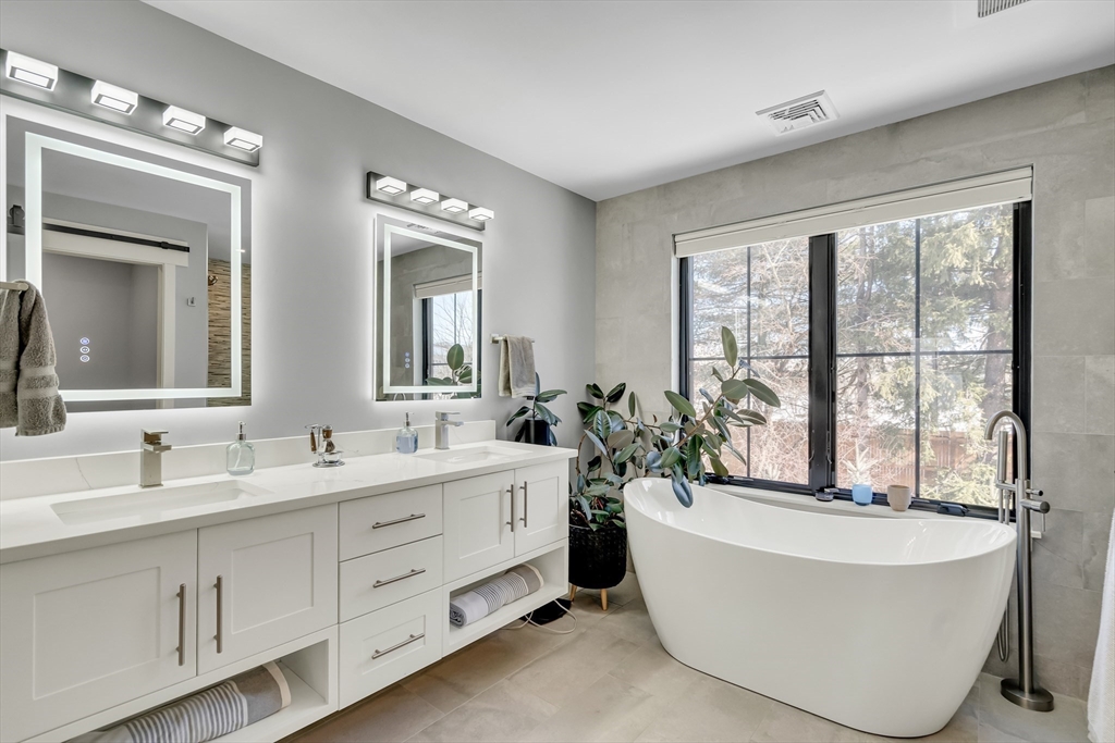 32 Lantern Lane Wellesley, MA 02481 - Photo 21 of 40