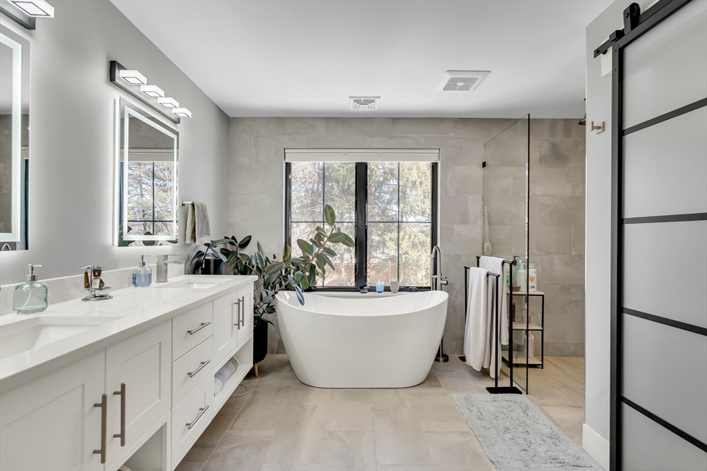 32 Lantern Lane Wellesley, MA 02481 - Photo 22 of 40