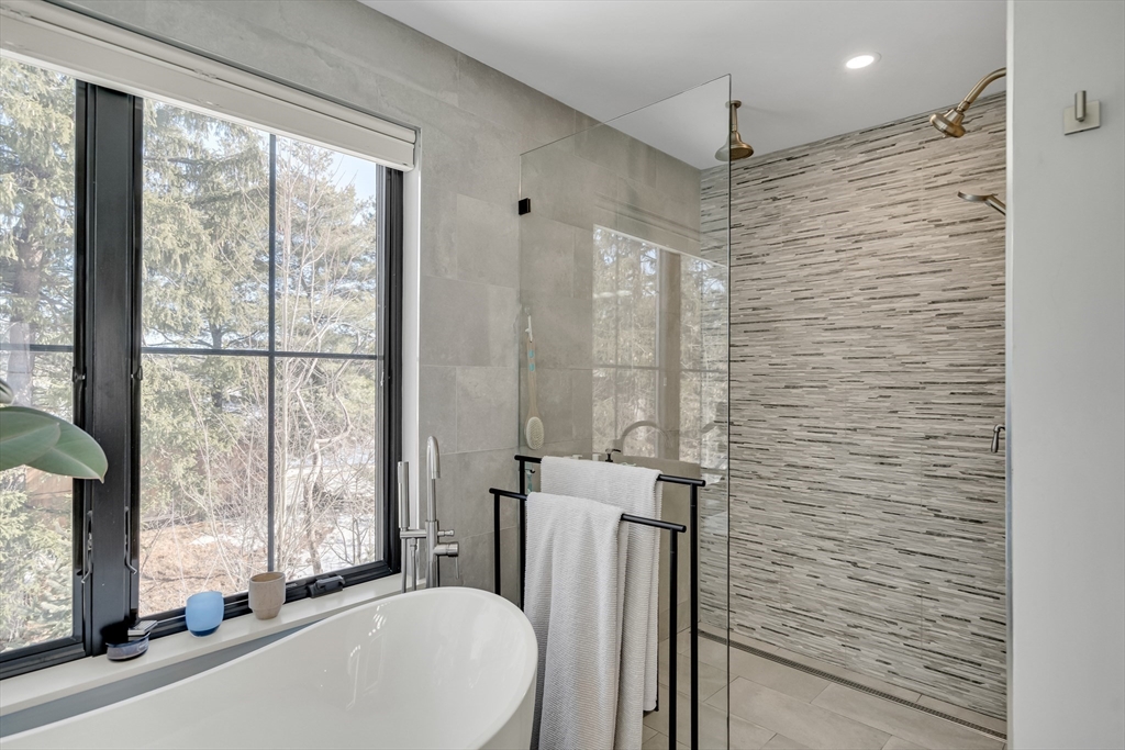 32 Lantern Lane Wellesley, MA 02481 - Photo 23 of 40