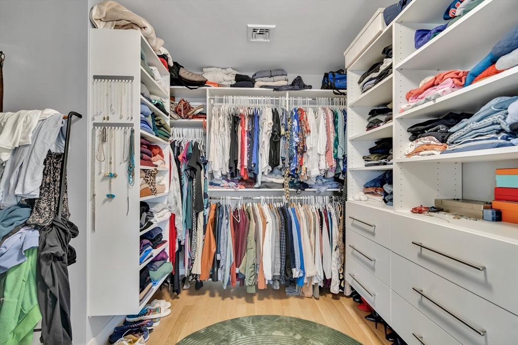 32 Lantern Lane Wellesley, MA 02481 - Photo 24 of 40