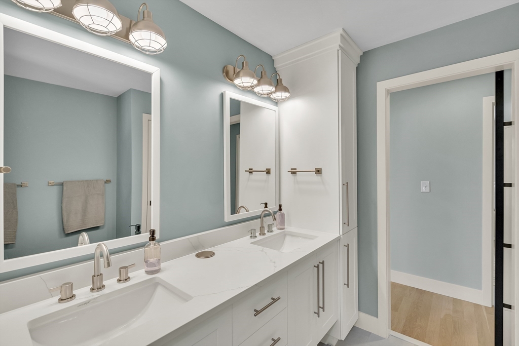 32 Lantern Lane Wellesley, MA 02481 - Photo 27 of 40