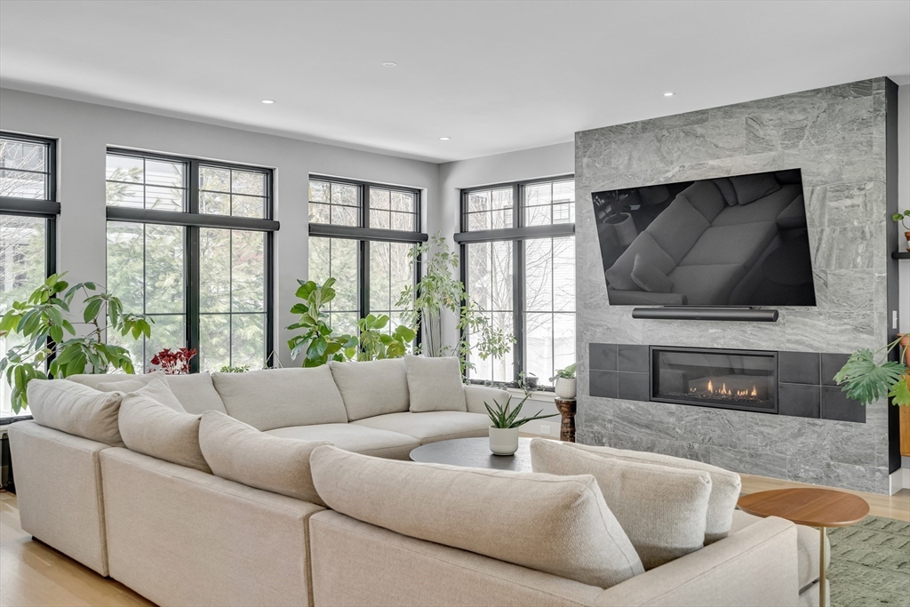 32 Lantern Lane Wellesley, MA 02481 - Photo 3 of 40