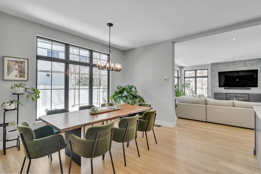 32 Lantern Lane Wellesley, MA 02481 - Photo 9 of 40